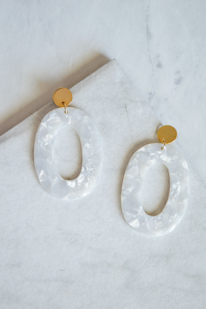 Dominique Denaive Gold & Pearly White Round Earrings | Mustahöyhen Online  Boutique